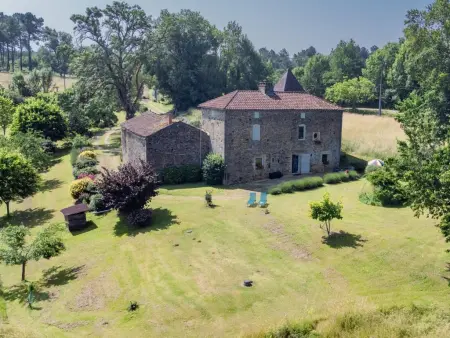 Maison des Yourtes – gîte avec jardin et vue sur Loubejac : photo 2