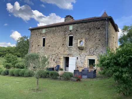 Maison des Yourtes – gîte avec jardin et vue sur Loubejac : photo 9