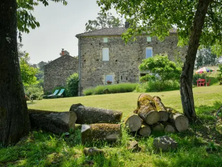 Maison des Yourtes – gîte avec jardin et vue sur Loubejac : photo 32