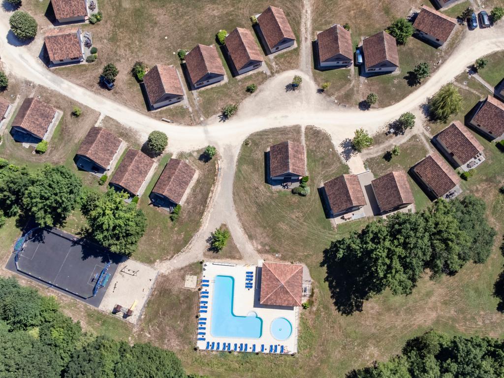 Lac Bleu Nr 38 : maison 3 chambres avec piscine à Lacapelle-Marival - Photo 5