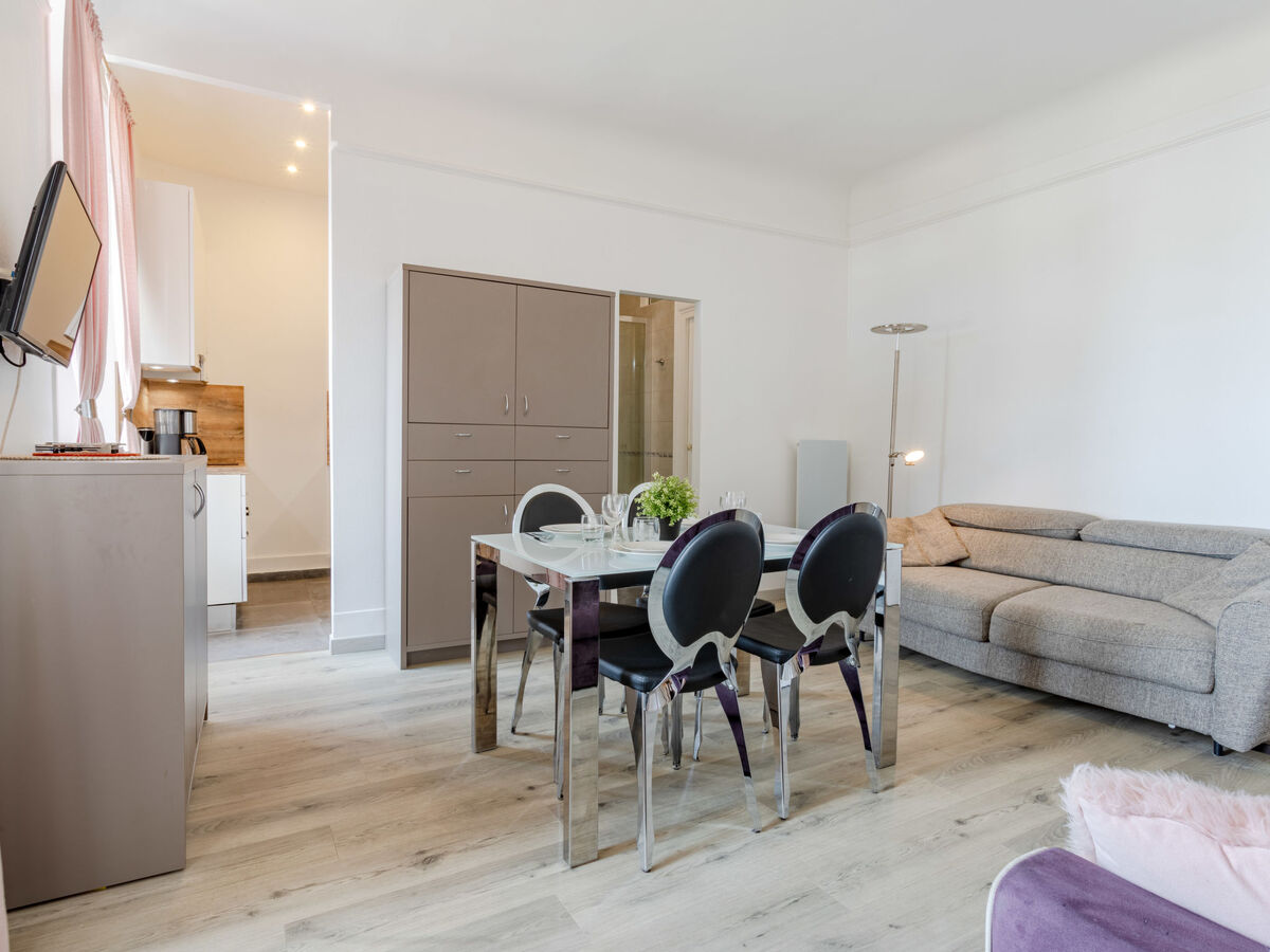 Appartement « Hôtel de Paris » vue mer, à 20 m de la plage - Photo 8