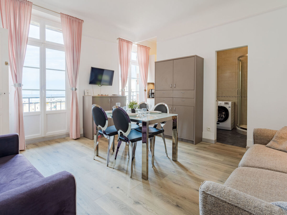 Appartement « Hôtel de Paris » vue mer, à 20 m de la plage - Photo 10