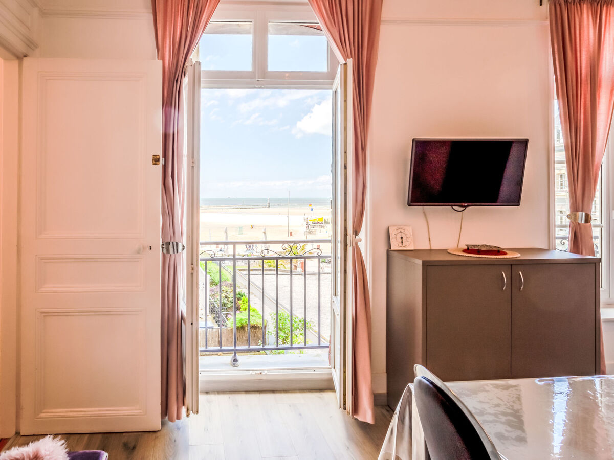 Appartement « Hôtel de Paris » vue mer, à 20 m de la plage - Photo 11