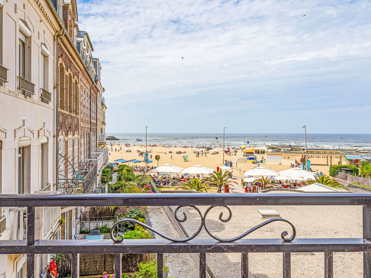 Appartement « Hôtel de Paris » vue mer, à 20 m de la plage - Photo 17