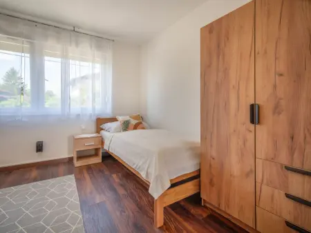 Maison Golub, 7 pers., spa et jardin à Duga Resa : photo 22