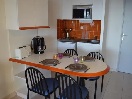 Studio cabine Banyuls, vue mer et loggia, 4 pers : photo 2