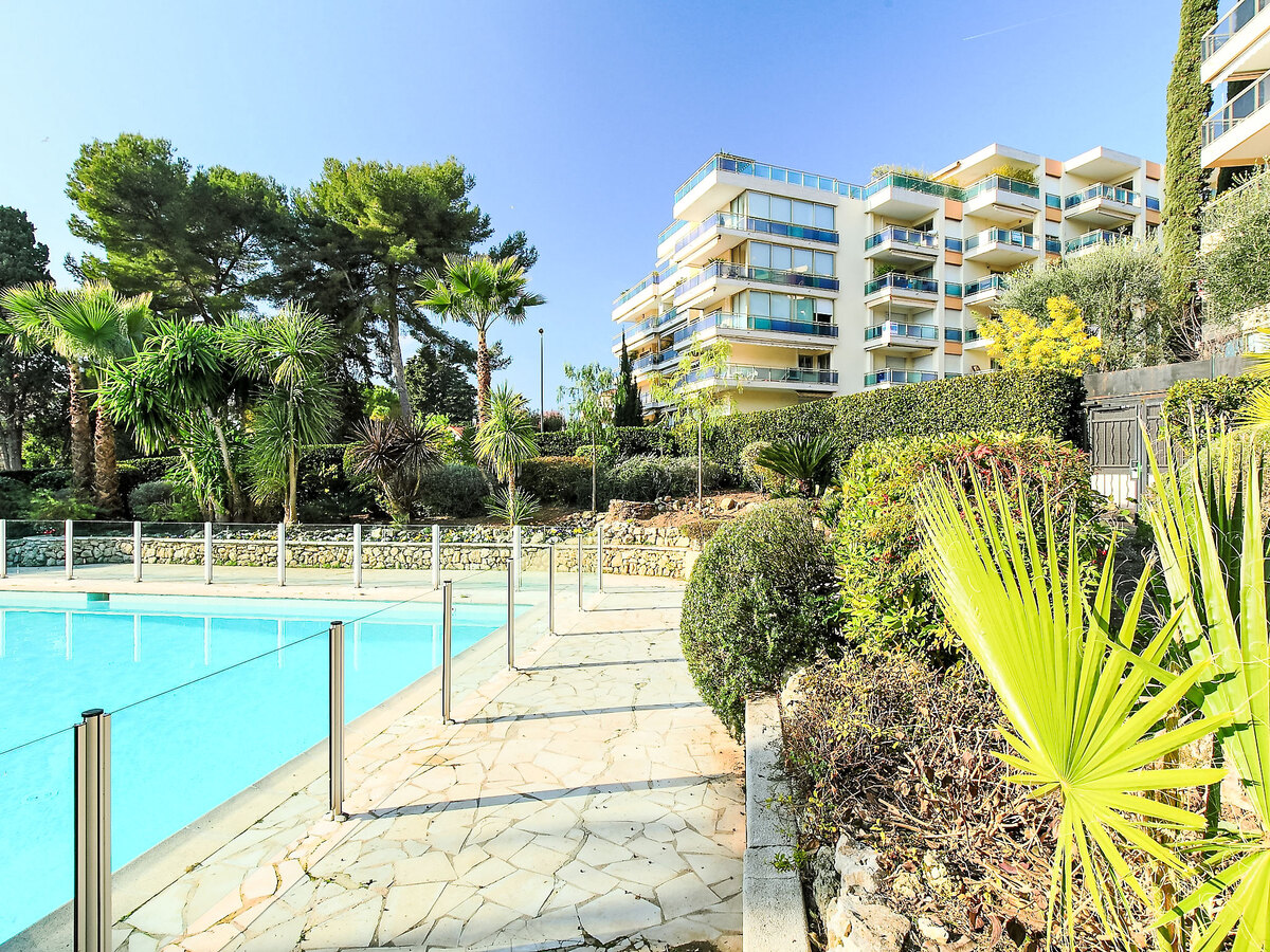Le Floriana – Studio rénové avec terrasse à Cannes - Photo 1