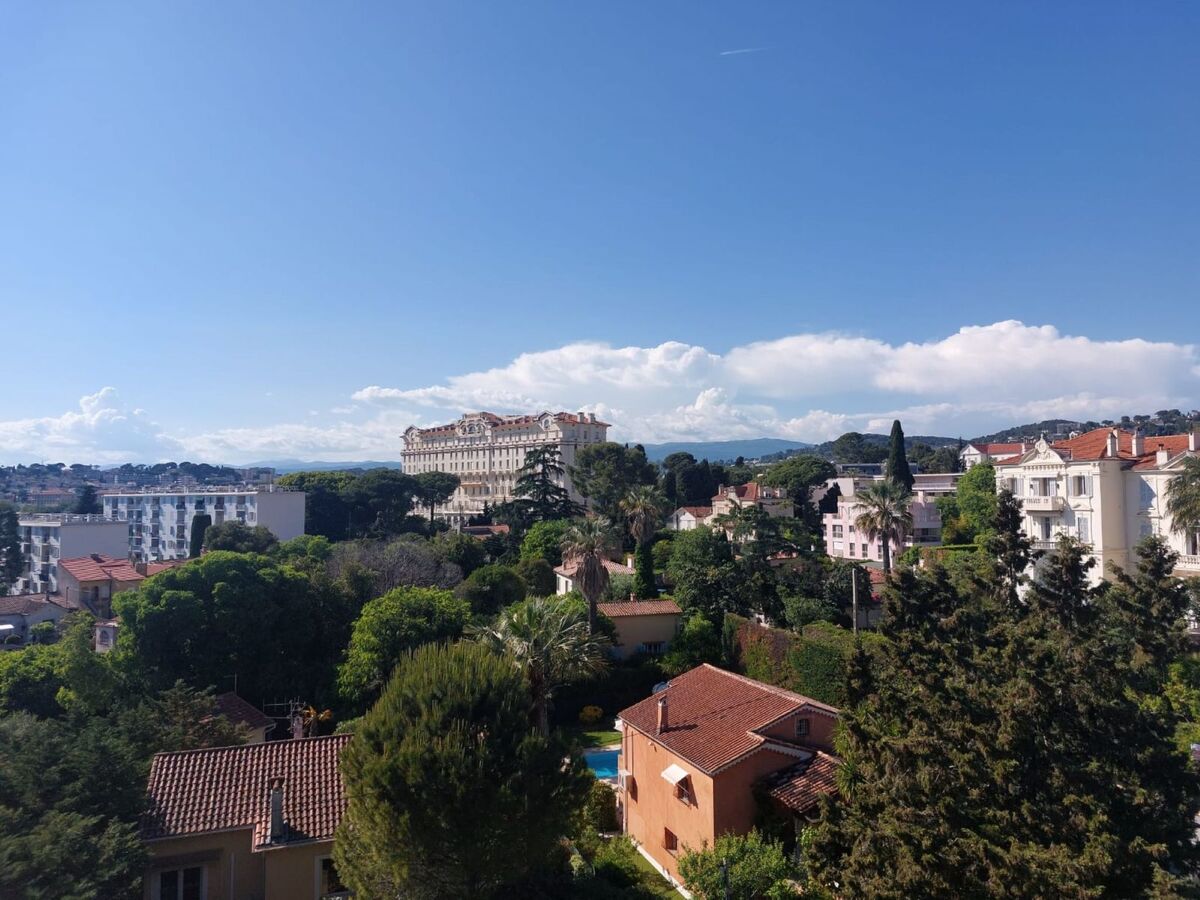 Le Floriana – Studio rénové avec terrasse à Cannes - Photo 2