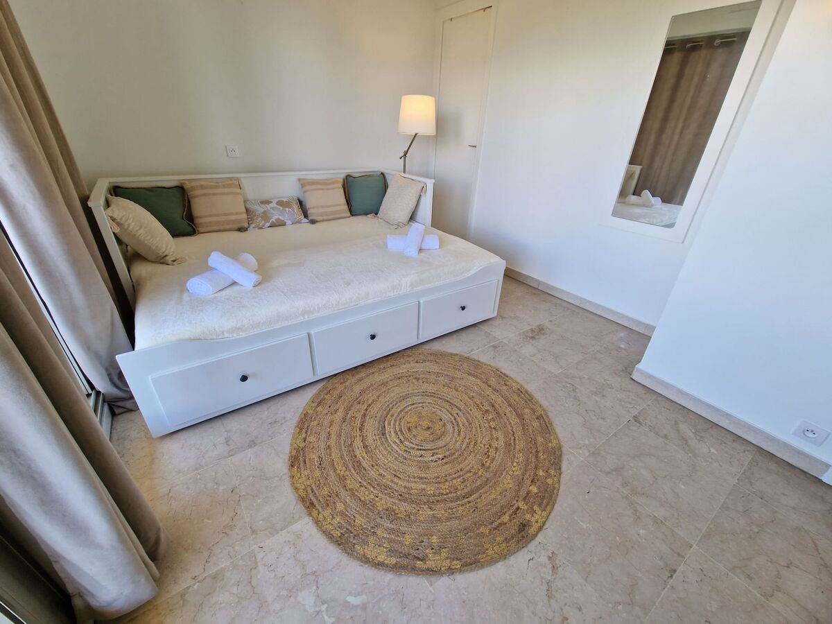Le Floriana – Studio rénové avec terrasse à Cannes - Photo 4