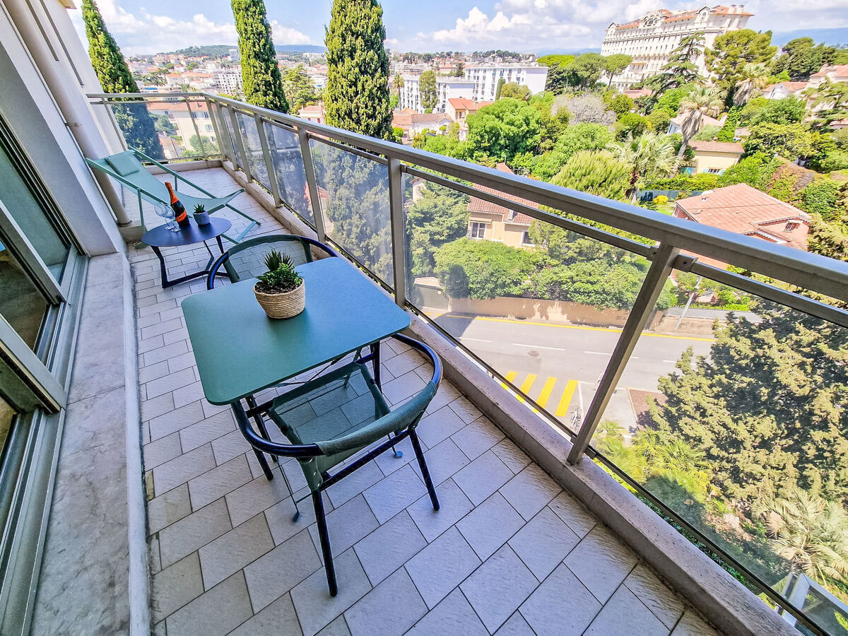 Le Floriana – Studio rénové avec terrasse à Cannes - Photo 10