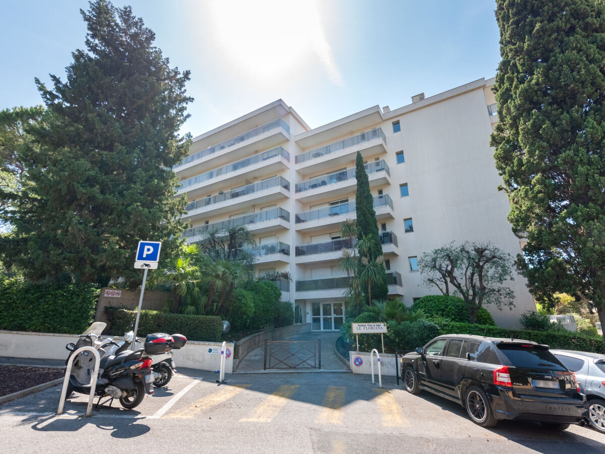 Le Floriana – Studio rénové avec terrasse à Cannes - Photo 18