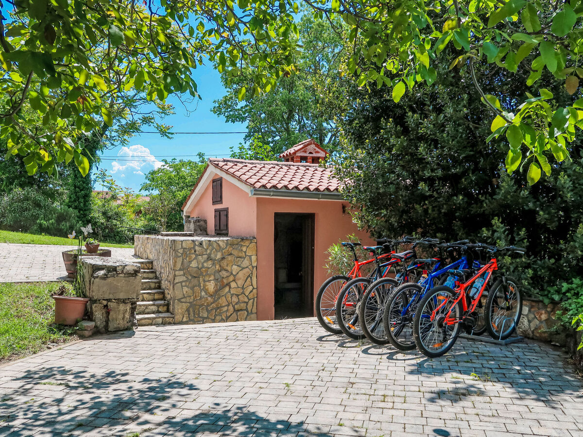 Maison Marija à Labin : 3 chambres, jacuzzi et terrain - Photo 6