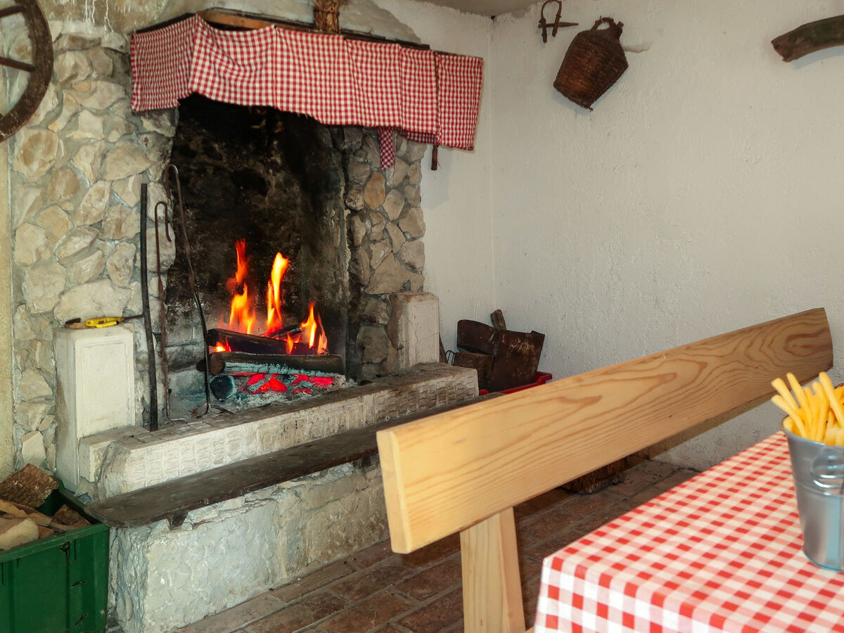 Maison Marija à Labin : 3 chambres, jacuzzi et terrain - Photo 8