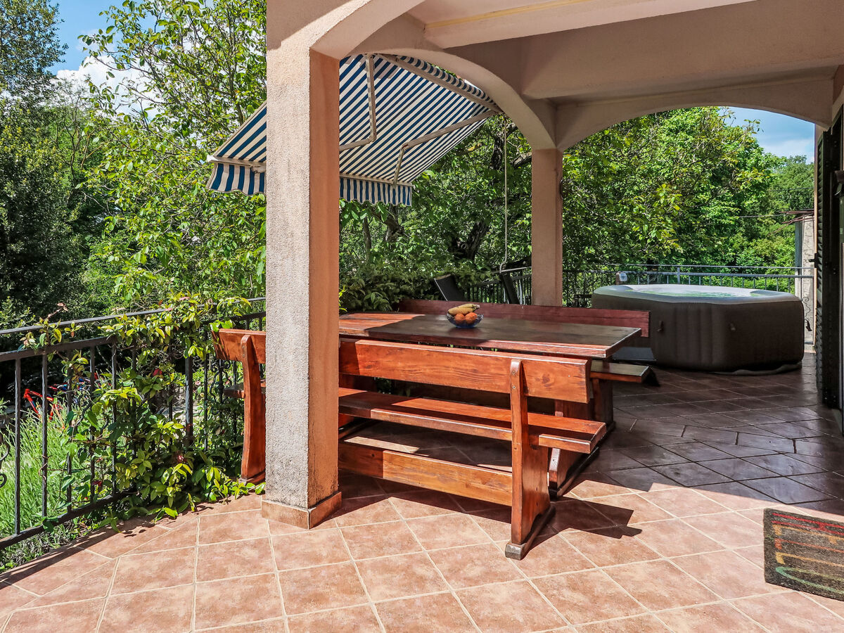 Maison Marija à Labin : 3 chambres, jacuzzi et terrain - Photo 10
