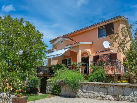 Maison Marija à Labin : 3 chambres, jacuzzi et terrain