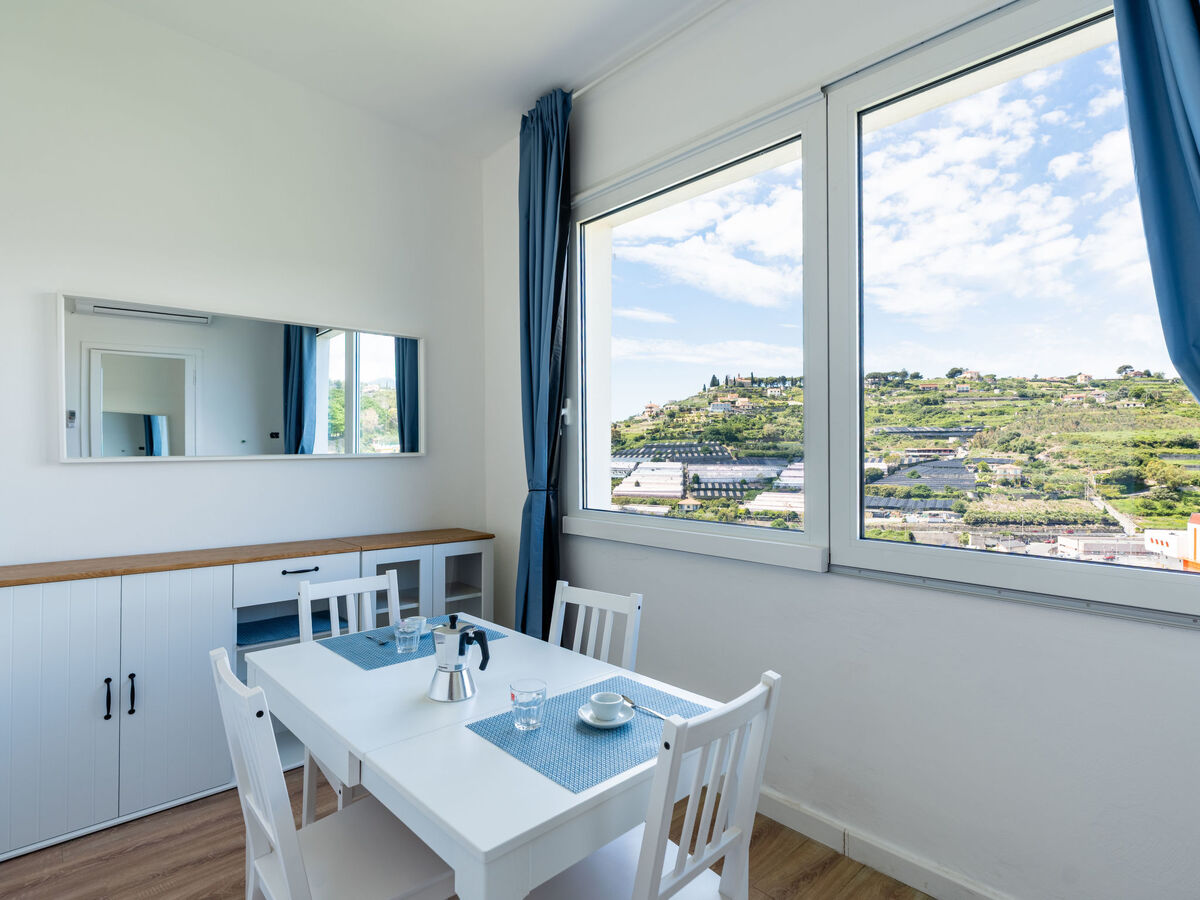 Appartement Calipso à 150 m de la plage, vue mer, Sanremo - Photo 3