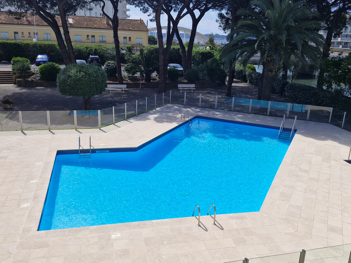 Studio + coin nuit 4 pers., vue mer, piscine à Sainte-Maxime - Photo 2