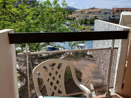 Location appartement à Canet en Roussillon, Studio Cabine Canet Plage pour 4 – Ascenseur, Vue Marina
