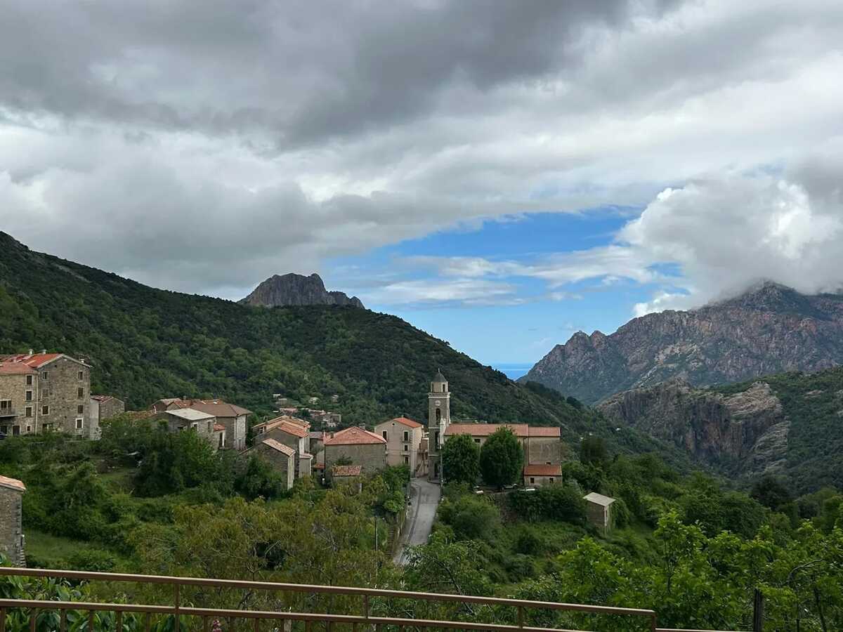 Appartement 70m² vue montagne, 6 personnes, parking - Photo 25