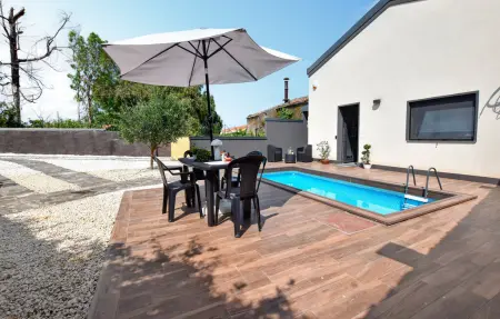 Maison jumelée avec piscine à 300 m de la plage