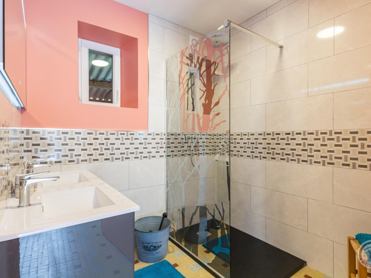 Gîte 6 personnes avec jardin clos à Saint-Germain-sur-Ay - Photo 10