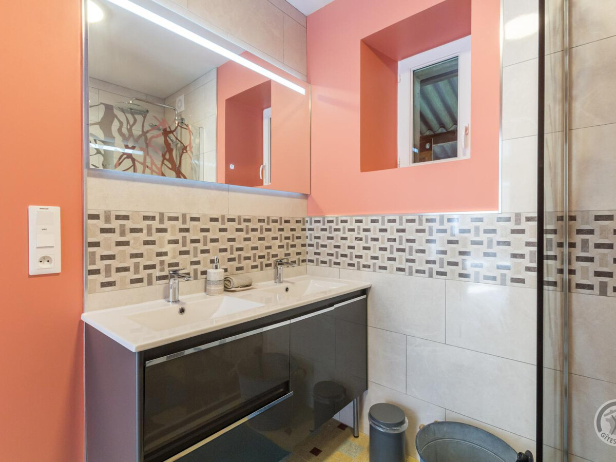 Gîte 6 personnes avec jardin clos à Saint-Germain-sur-Ay - Photo 11