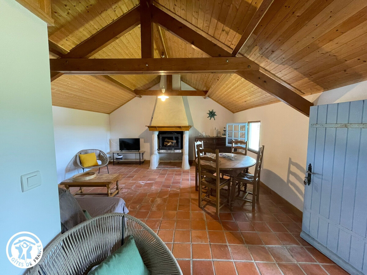 Bourrine traditionnelle avec terrain au Marais breton - Photo 3