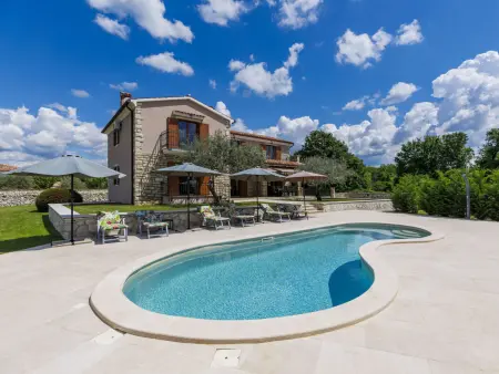 Villa Marijanin vrt, 8 pers., piscine et jardin à Sv. Lovreč