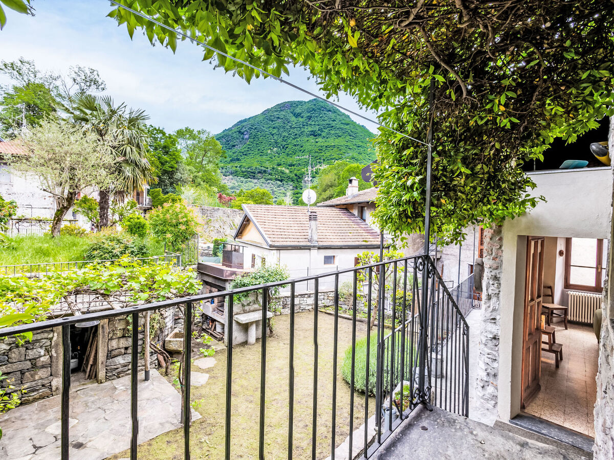 Maison Il Glicine à 250 m du lac de Mergozzo, jardin privatif - Photo 3