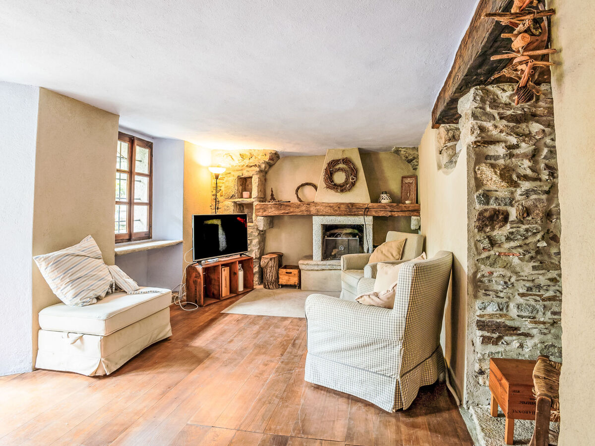 Maison Il Glicine à 250 m du lac de Mergozzo, jardin privatif - Photo 8