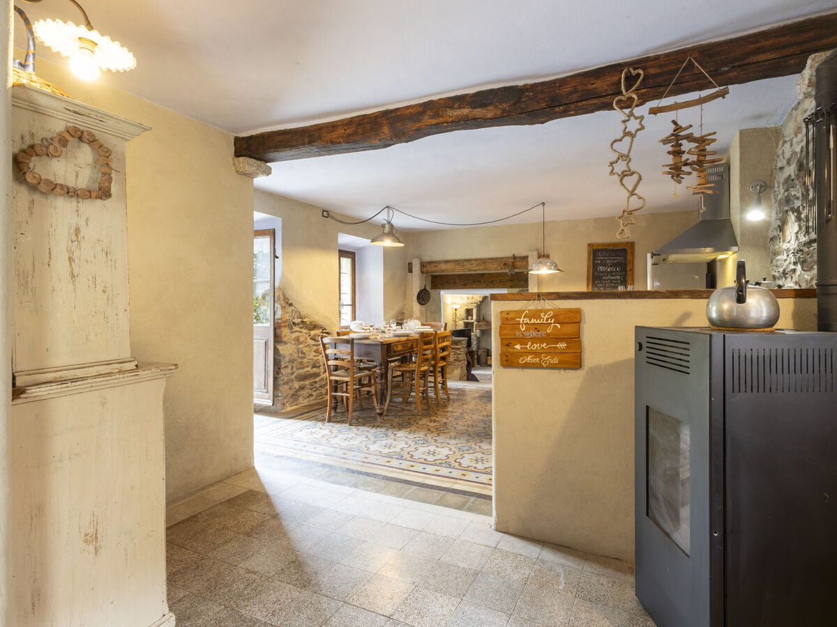 Maison Il Glicine à 250 m du lac de Mergozzo, jardin privatif - Photo 12