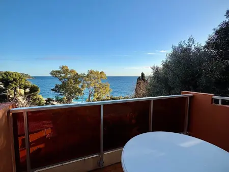 Location appartement à Roquebrune Cap Martin, Studio pour 6 personnes avec Wi-Fi, vue mer à Roquebrune-Cap-Martin