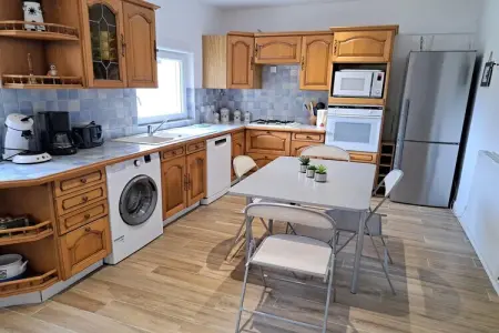 Maison mitoyenne avec jardin clos à 3 min de plage : photo 3