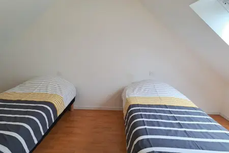 Maison mitoyenne avec jardin clos à 3 min de plage : photo 4