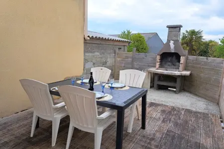 Maison mitoyenne avec jardin clos à 3 min de plage : photo 5