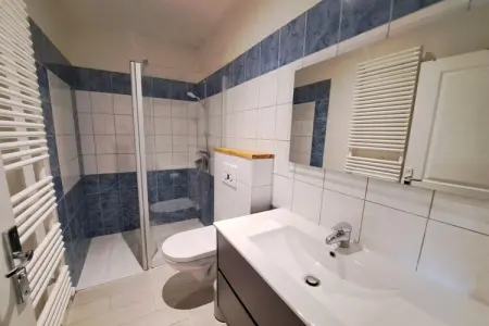 Maison mitoyenne avec jardin clos à 3 min de plage : photo 9