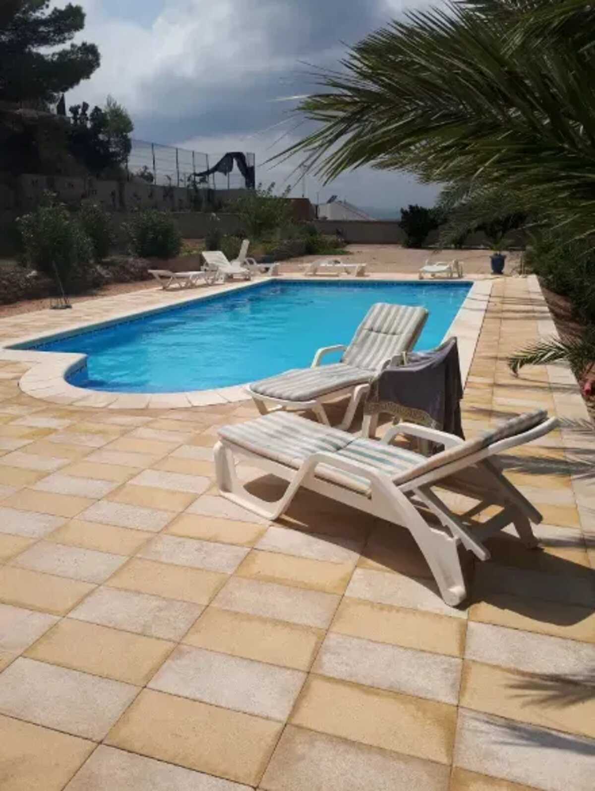 Appartement 2 chambres avec piscine et vue montagne - Photo 3