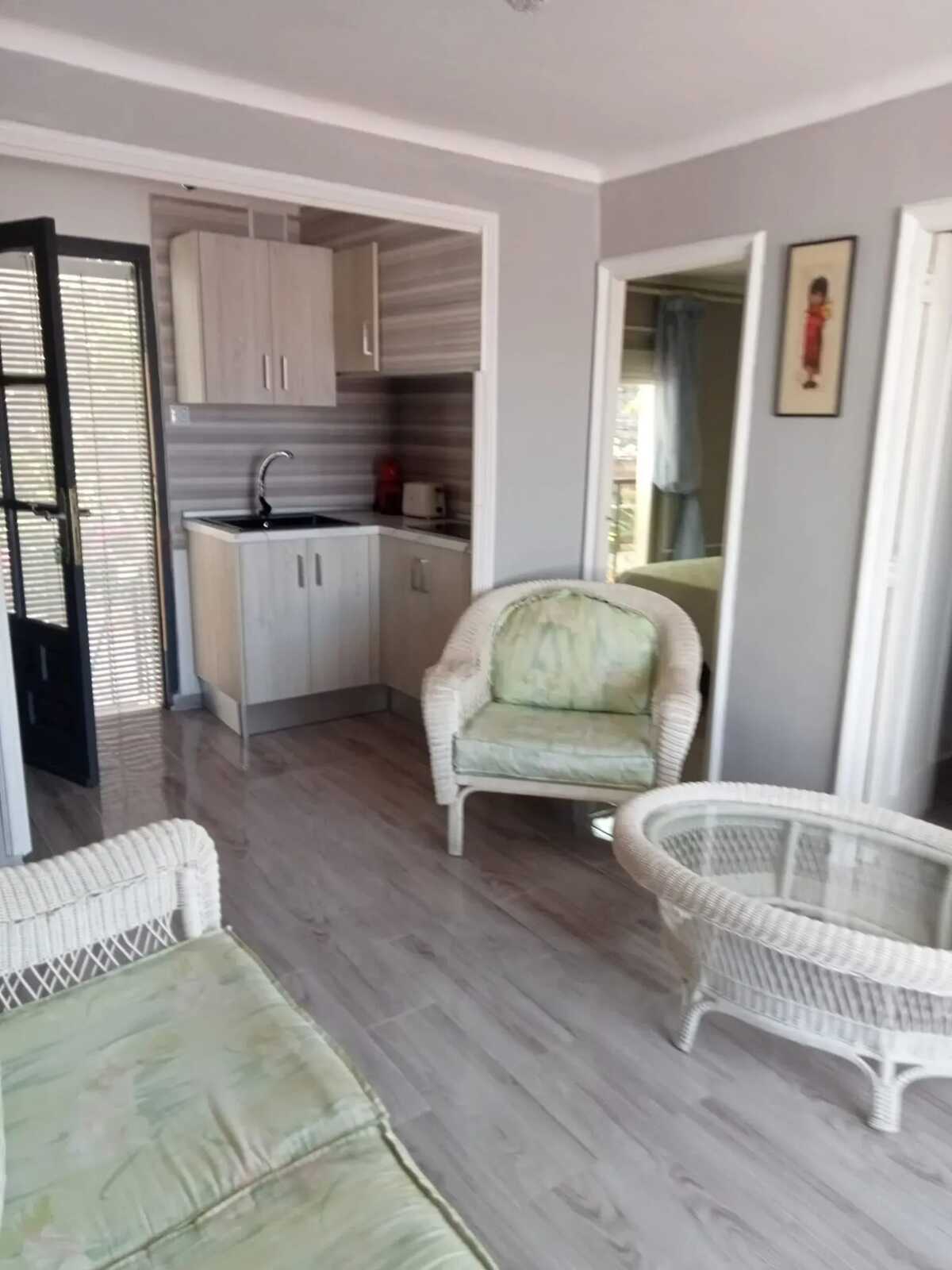 Appartement 2 chambres avec piscine et vue montagne - Photo 5