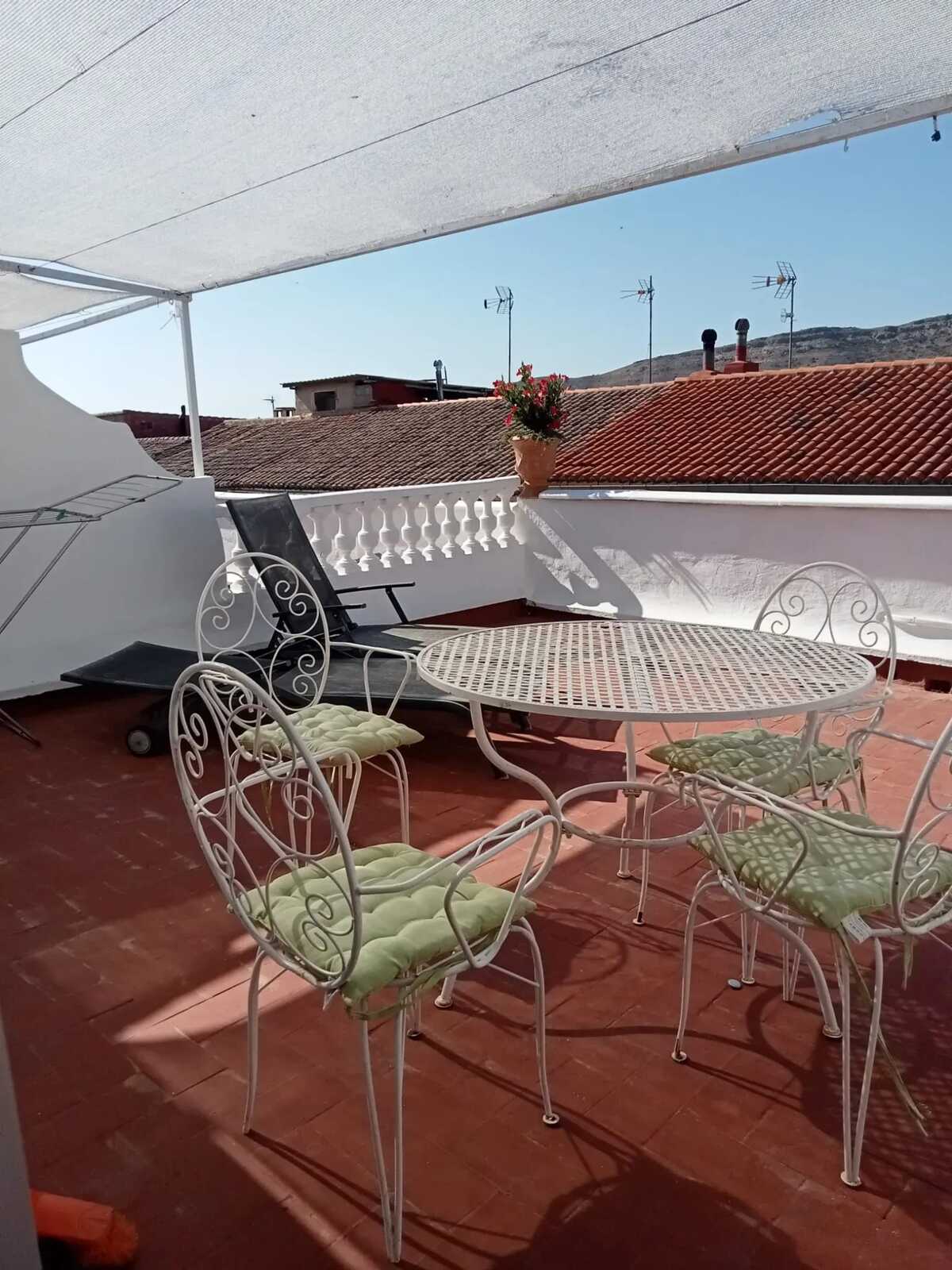 Appartement 2 chambres avec piscine et vue montagne - Photo 10