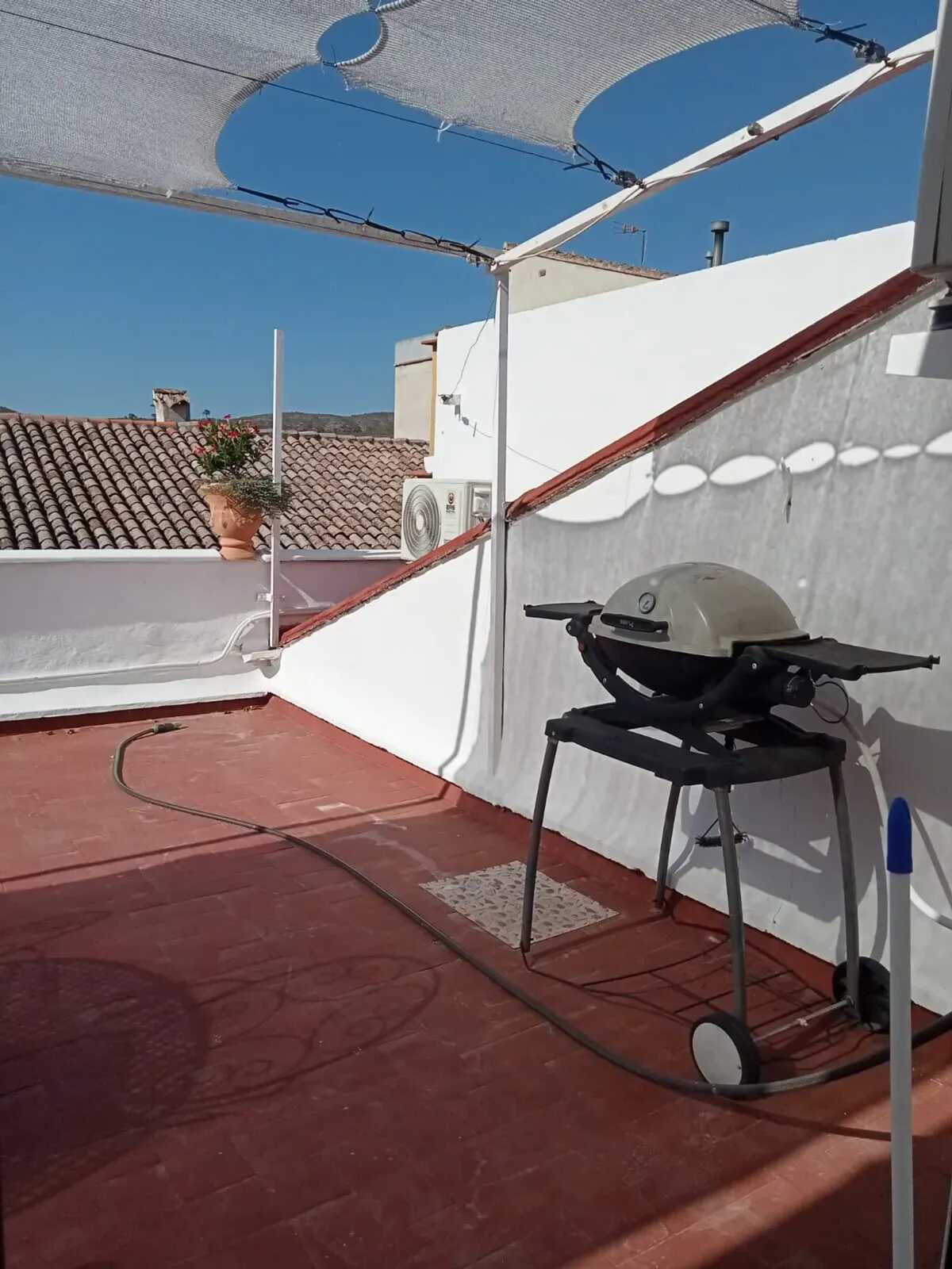 Appartement 2 chambres avec piscine et vue montagne - Photo 11