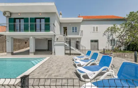 Location appartement à Omis