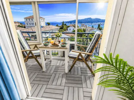 Appartement rénové aux Sablettes, vue mer, garage : photo 2