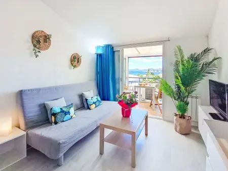 Appartement rénové aux Sablettes, vue mer, garage : photo 7