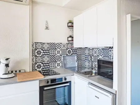 Appartement rénové aux Sablettes, vue mer, garage : photo 9