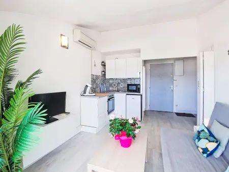 Appartement rénové aux Sablettes, vue mer, garage : photo 12