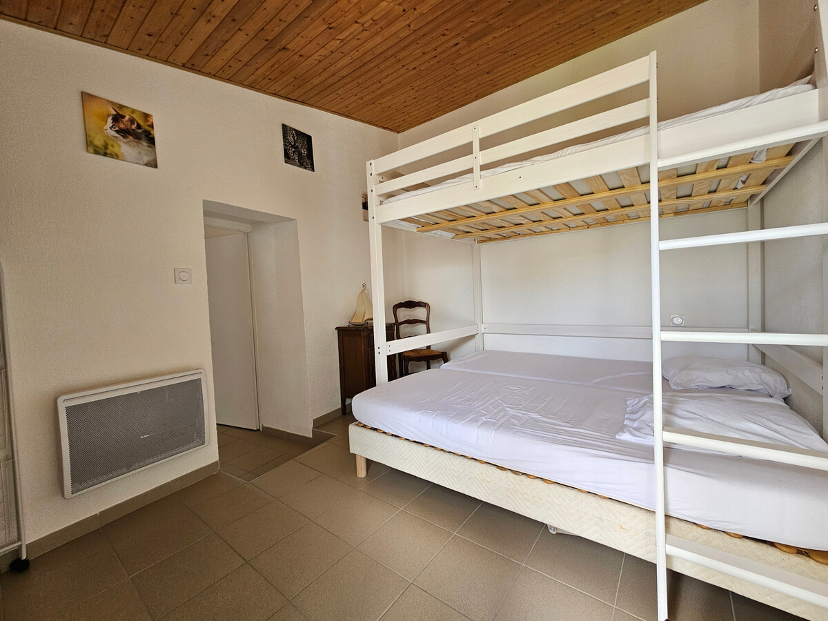 Maison rénovée 6 pers, 300 m du centre, plage à 2,5 km - Photo 12
