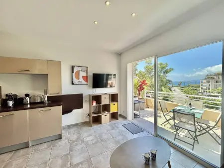 Location appartement à Porticcio, Appartement 2 pièces à Porticcio avec climatisation et parking