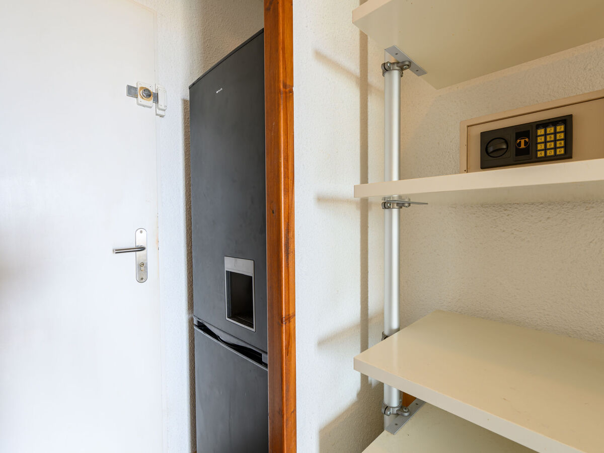 Appartement Les Hauts d'Azur – vue mer et piscine, balcon sud - Photo 15