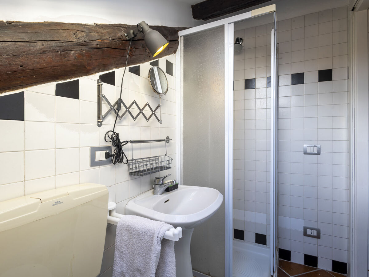 Appartement mansardé Milan, à 500 m de La Cène de Vinci - Photo 17