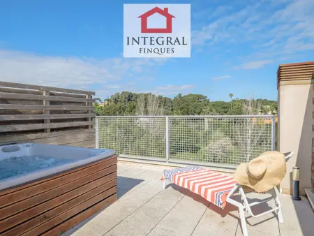 Location appartement à Calonge, Charmant triplex avec jacuzzi à Calonge